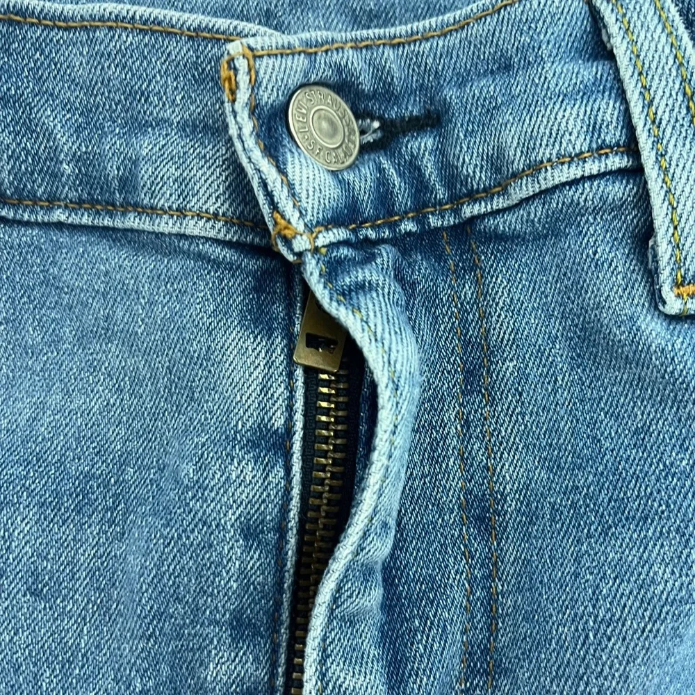 Levi’s 527 Jeans Men’s 36x30 Bootcut Light Wash Denim Mid‎ Rise R Tag Casual